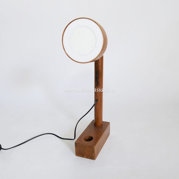 Wooden standing lamp