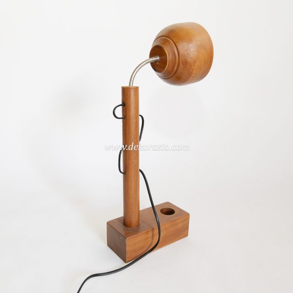 Wooden standing lamp