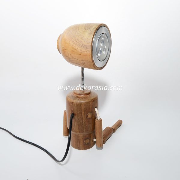 Wooden standing lamp