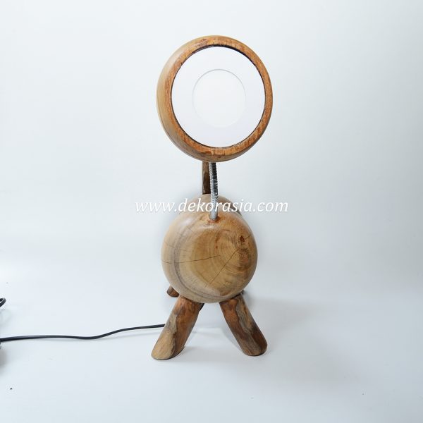 Wooden standing lamp