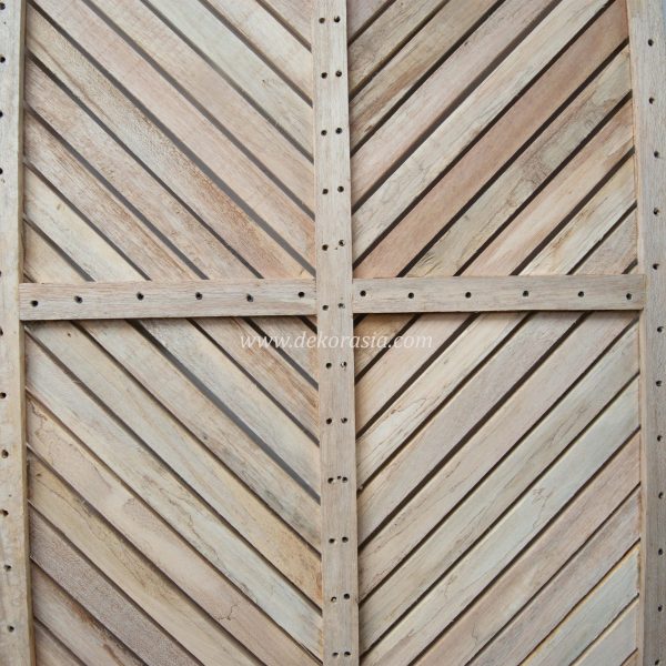 Wooden Screen - V Pattern Design